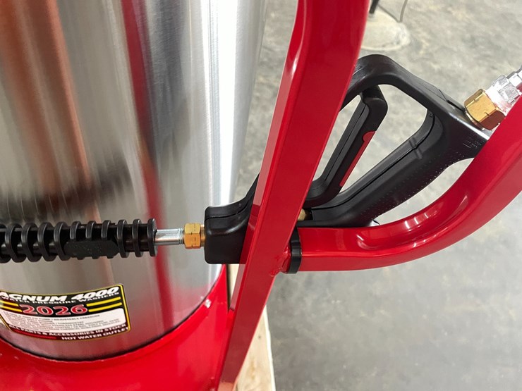 #2940-•-new-magnum-4000-hot-water-pressure-washer-image-11