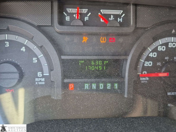 2012-ford-cargo-image-16