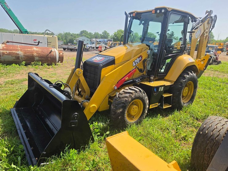 caterpillar-420-xe-image-1