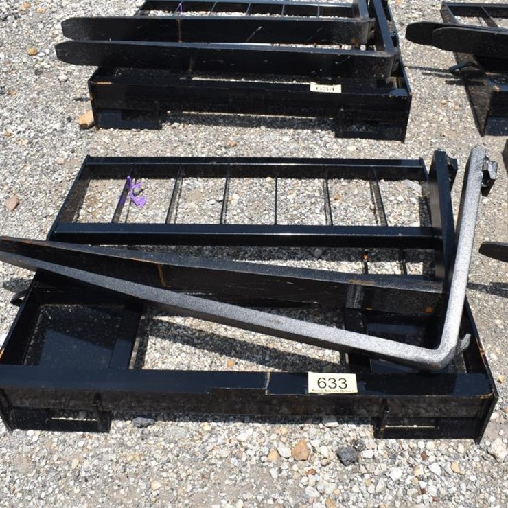 SKID STEER PALLET FORK