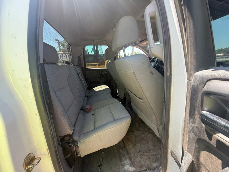 2019-chevrolet-2500hd-image-50
