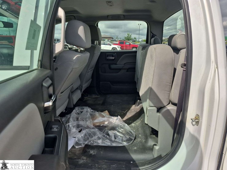 2017-chevrolet-silverado-2500hd-image-22