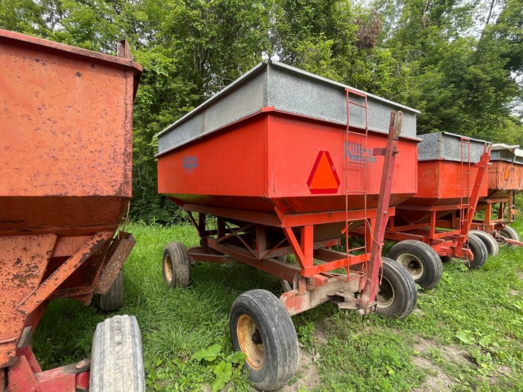 #8312-•-forage-king-73-10-feed-wagon-gravity-box-image-3
