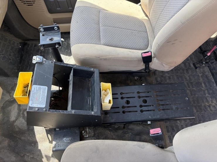 2011-ford-f350-image-19