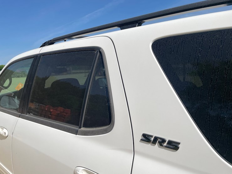 2003-toyota-sequoia-image-21
