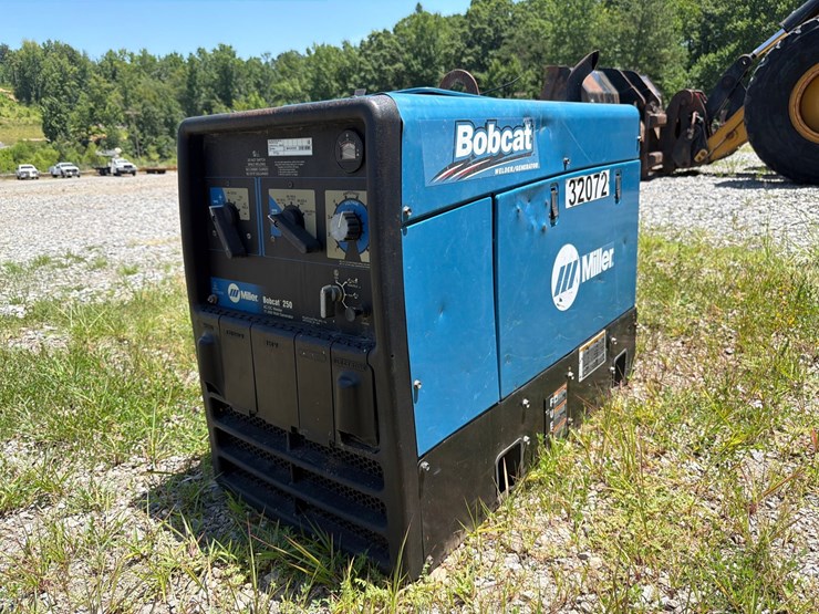#4043-•-miller-bobcat-250-ac/dc-welder-11,000-watt-generator-image-1