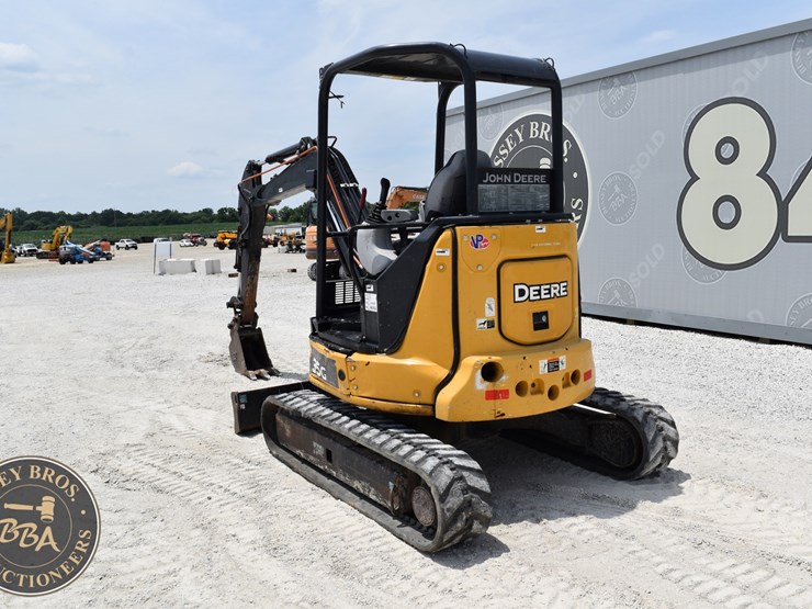 2020-deere-35g-image-3
