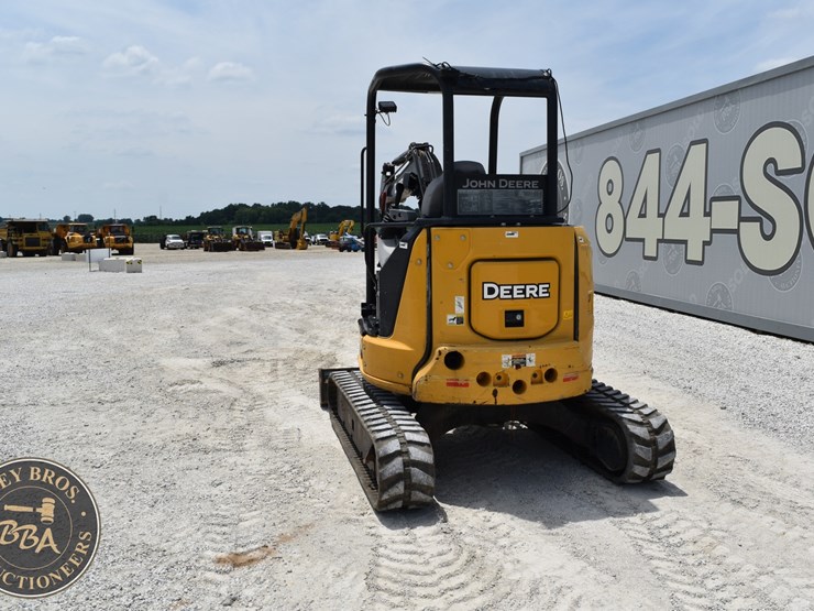 2020-deere-35g-image-13