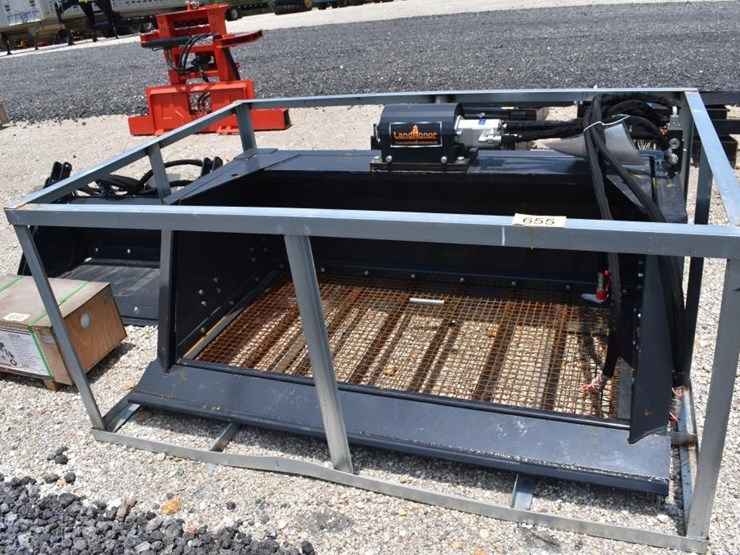 skid-steer-screening-bucket-image-1