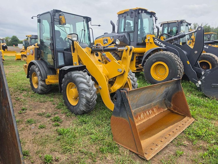 2022-caterpillar-906m-image-3