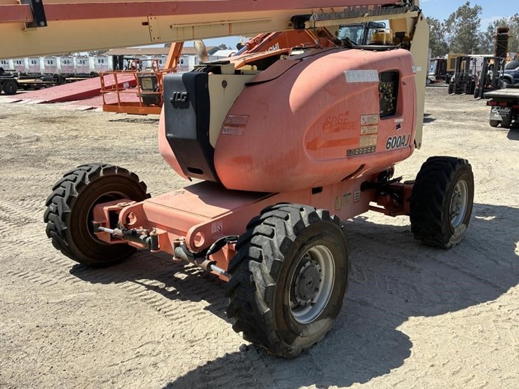 2005-jlg-600aj-image-14
