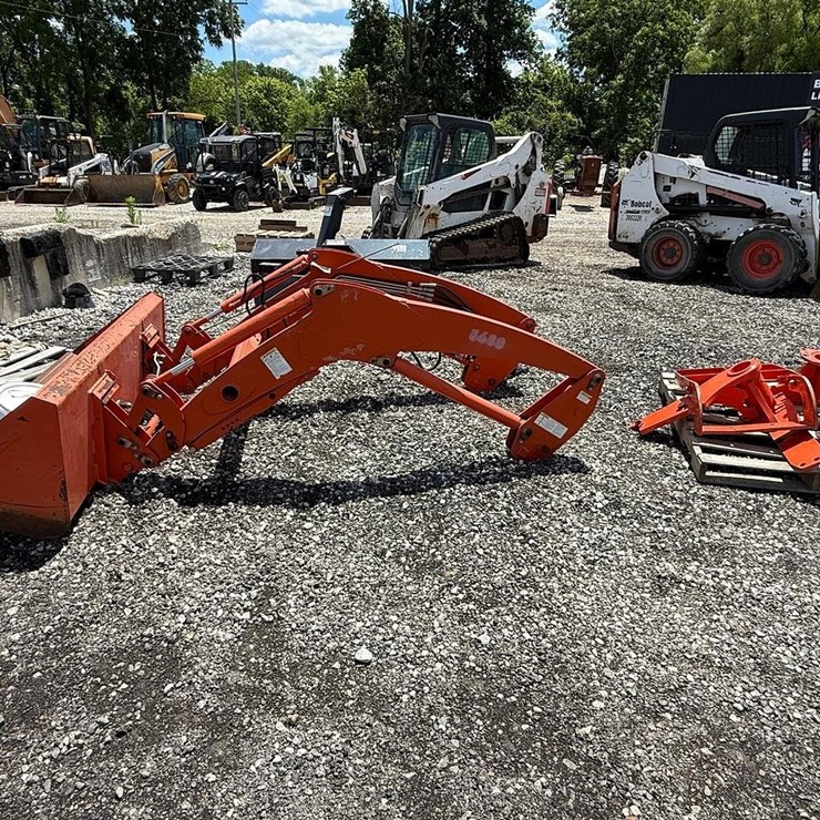 KUBOTA M5640SU
