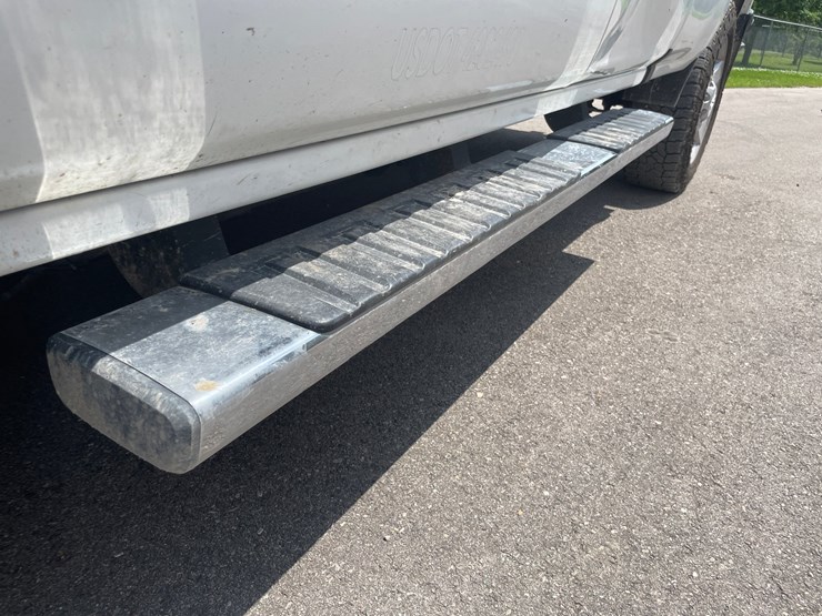 2019-chevrolet-2500-image-32