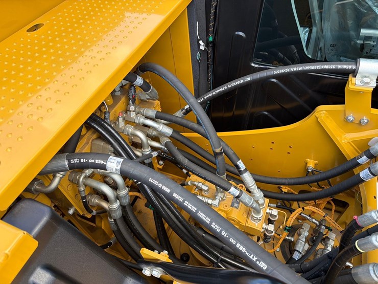 caterpillar-317-image-25