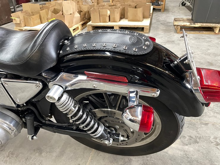 #300-•-2000-harley-davidson-883-sportster-(has-wi-title)-image-19