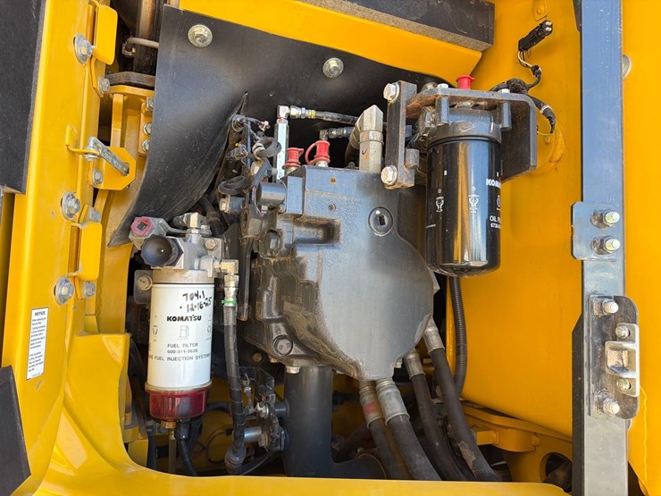 komatsu-pc238us-lc-11-image-12