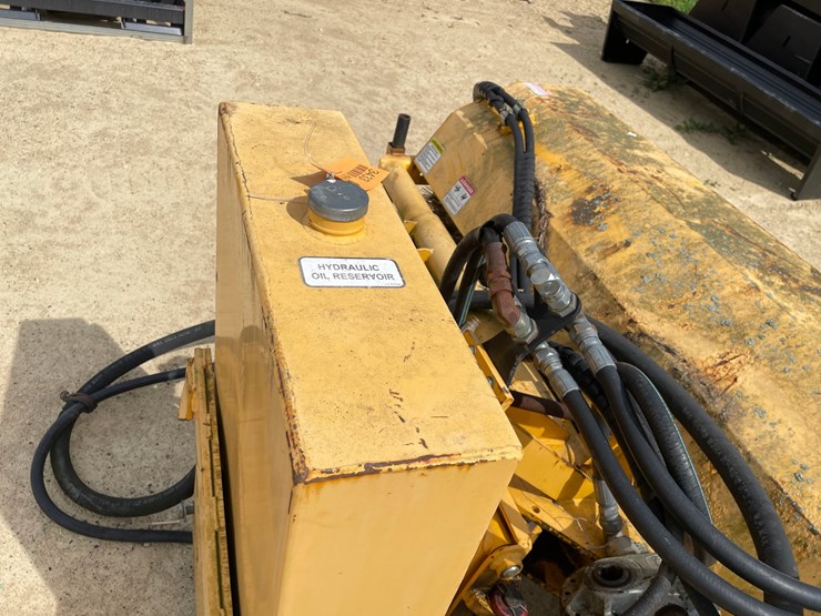 #3433-•-mb-tough-brush-broom-image-31