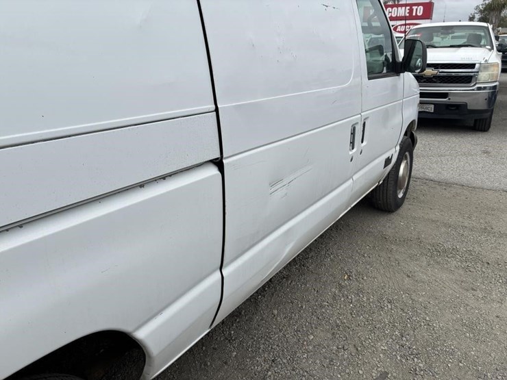 2001-ford-e250-image-6