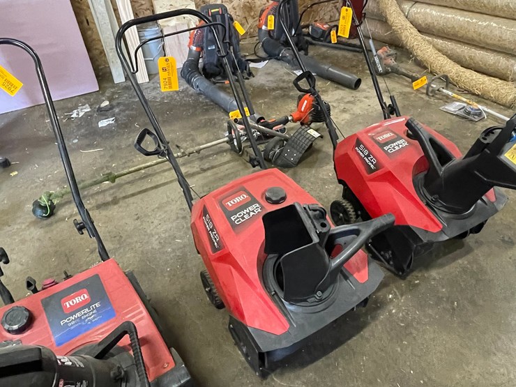 #7924-•-toro-518-zr-snow-blower-image-1