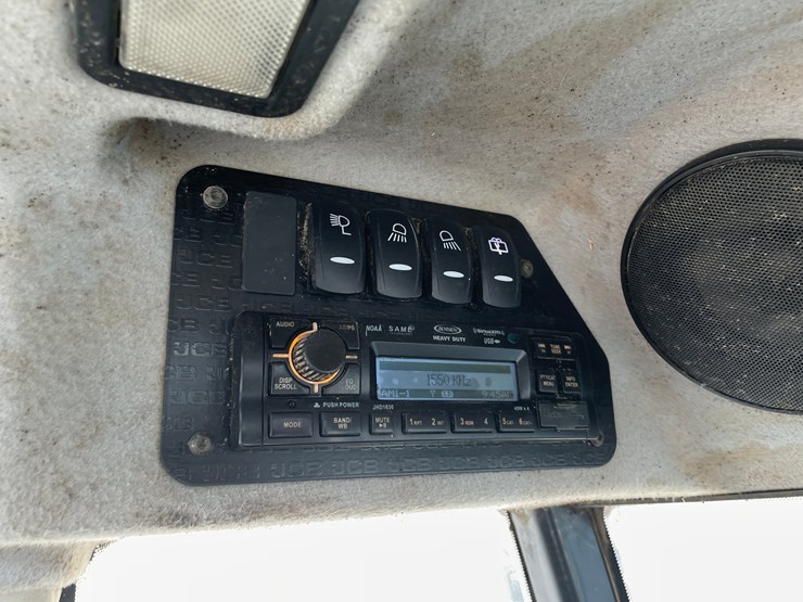 jcb-tm320-image-42