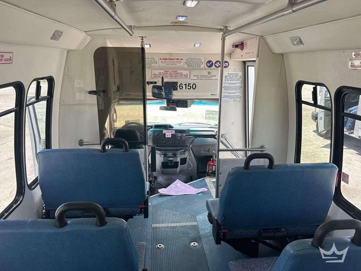 2015-ford-e450-image-19