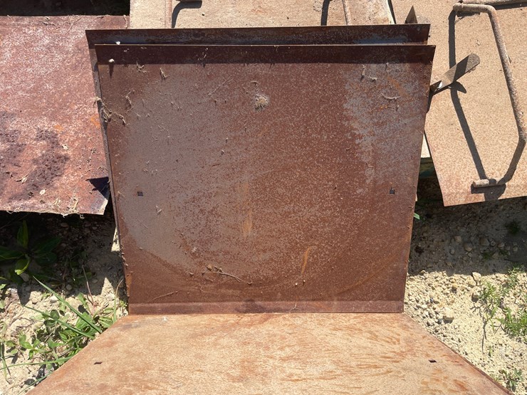 #3377-•-(1)-entrance-silo-door,-(8)-silo-doors,-and-(4)-blank-metal-sheets-image-21