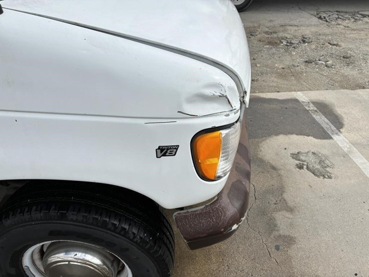2001-ford-e250-image-11