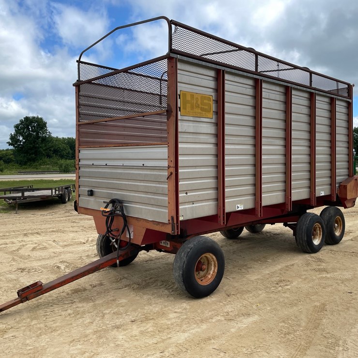 #408 • H & S 18' Chopper Box
