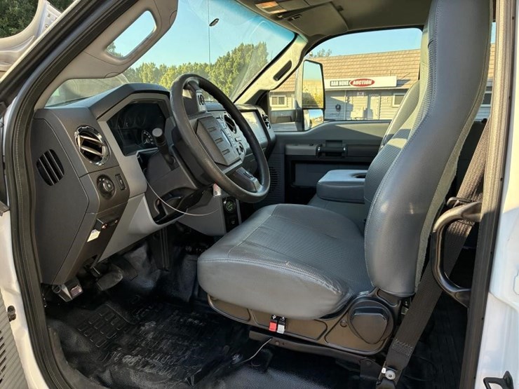 2016-ford-f650-xlt-image-14
