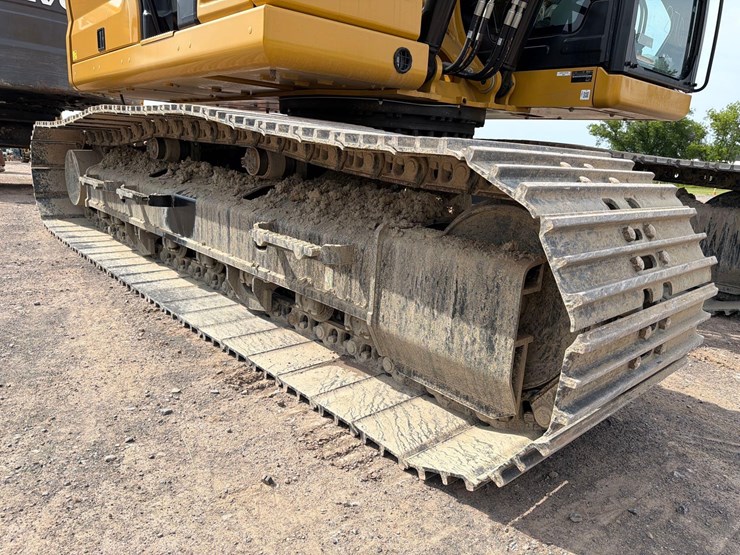 caterpillar-320-image-15