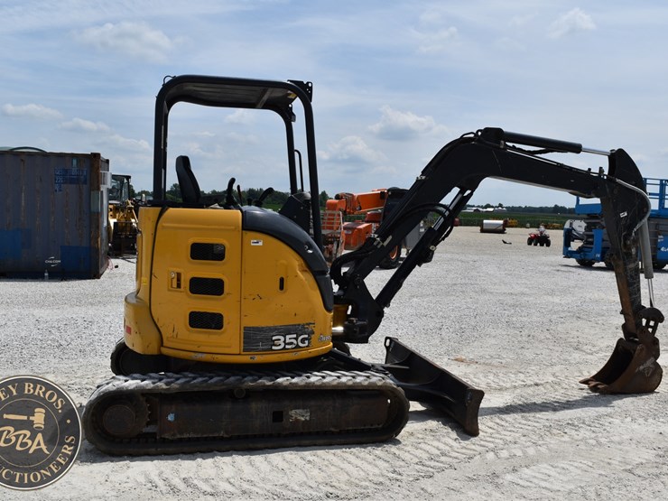 2020-deere-35g-image-14