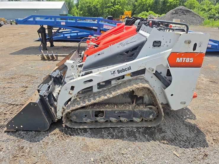 2019-bobcat-mt85-image-1