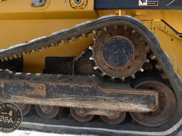 2017-deere-333g-image-26