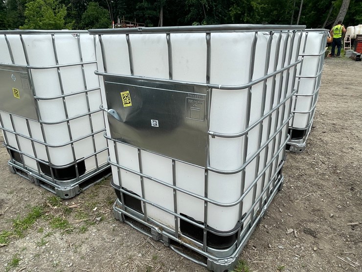 #8325-•-poly-caged-ibc-tote-image-3