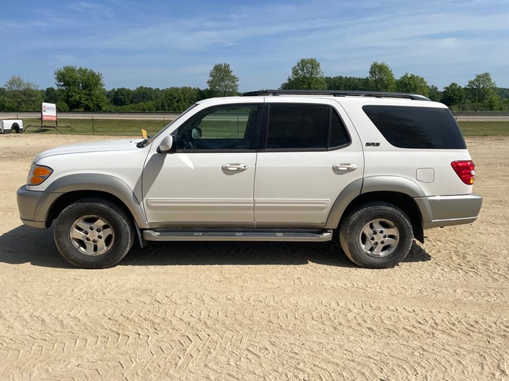 2003-toyota-sequoia-image-8