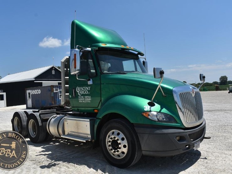 2017-international-prostar-image-7