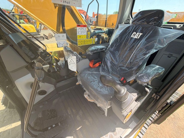 caterpillar-320-image-29