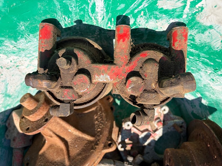 #8353-•-international-tractor-parts-image-10