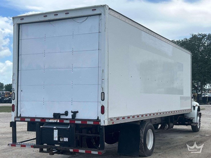 2018-international-durastar-4300-image-3
