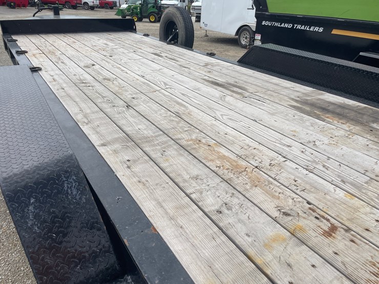 #4867-•-2024-loadtrail-tandem-axle-equipment-trailer-(has-wi-title)-image-26