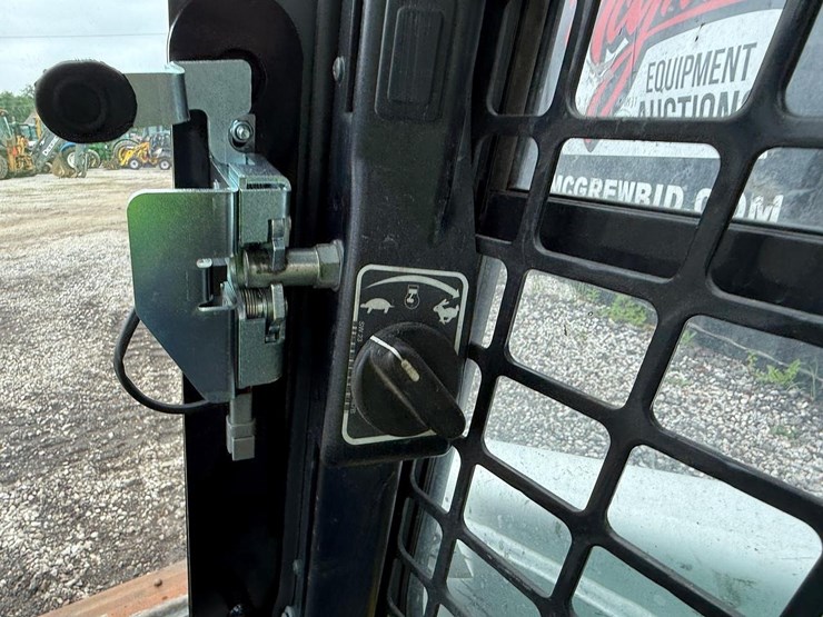 2024-bobcat-t595-image-21