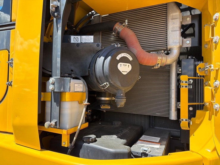 komatsu-pc238us-lc-11-image-12