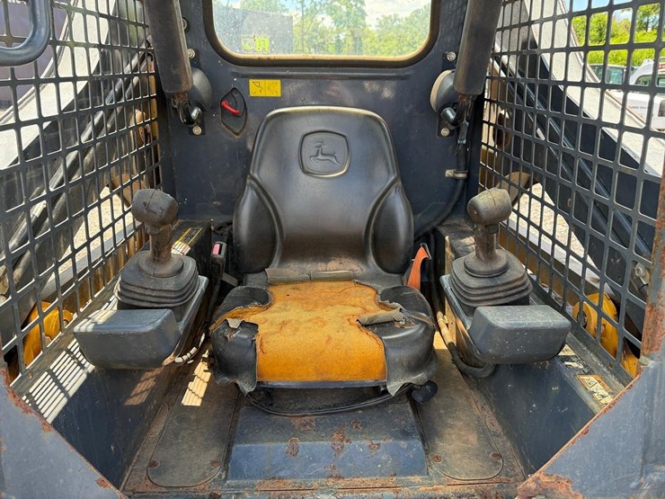 2016-deere-317g-image-20