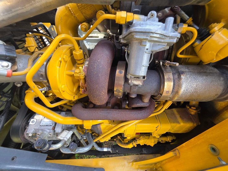 2021-deere-710l-image-17