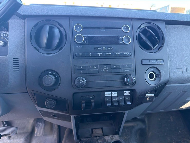 2016-ford-f550-image-21