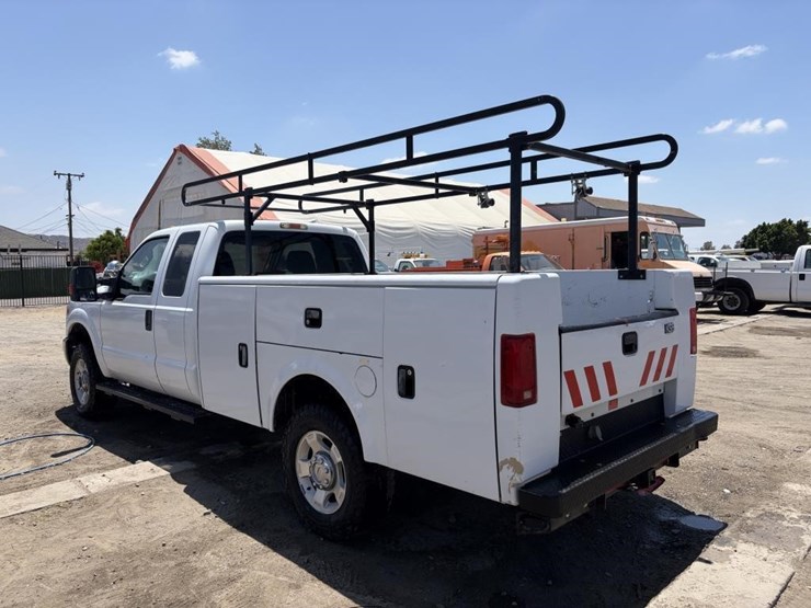 2011-ford-f350-image-4