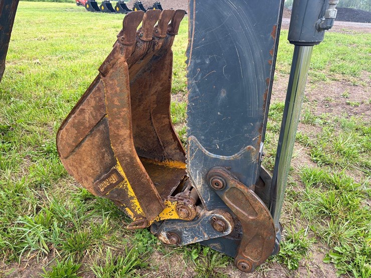 2021-john-deere-310-image-7