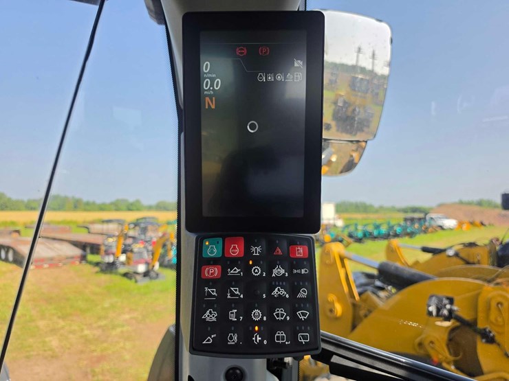 2026-deere-544p-image-21