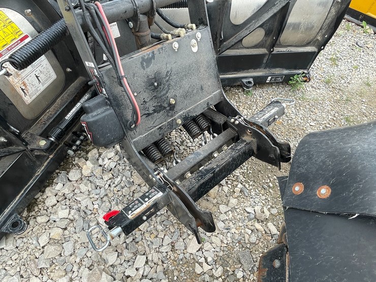 #4872-•-2024-boss-9'2"-stainless-dxt-v-plow-image-6