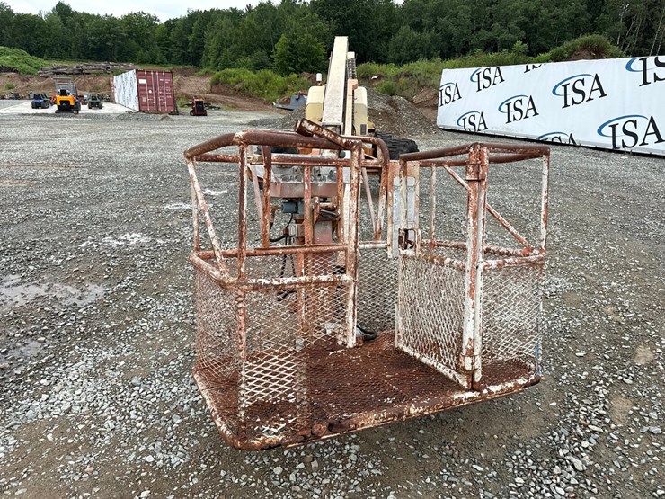 #5106-•-new-reach-man-lift-image-8